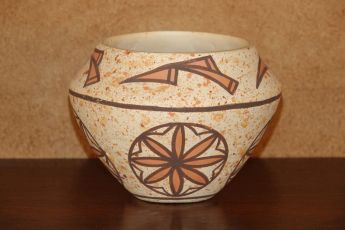 Signed Zuni Pueblo Pottery, Zunipot2