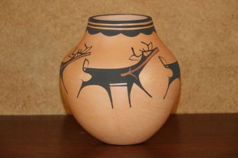 Signed Zuni Pueblo Pottery, Zunipot4