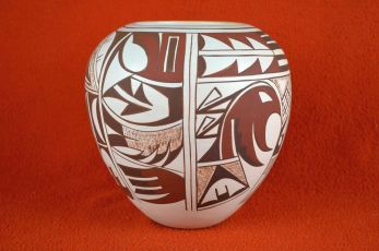 Hopi pot by the Frog lady