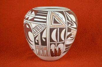 Hopi pot by the Frog lady