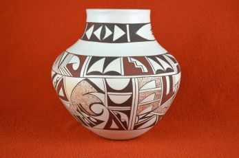 Hopi pot by the Frog lady