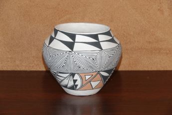 Signed Acoma Pottery, Acomapot13