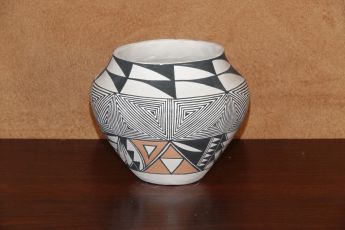 Signed Acoma Pottery, Acomapot13