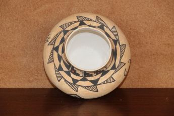 Signed Acoma Pottery, Acomapot14