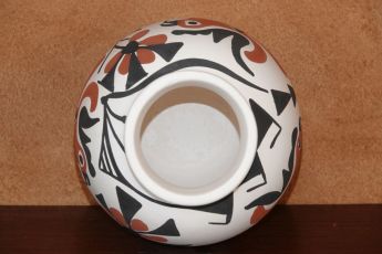 Signed Acoma Pottery, Acomapot17