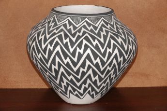 Signed Acoma Pottery, Acomapot18