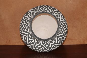 Signed Acoma Pottery, Acomapot18