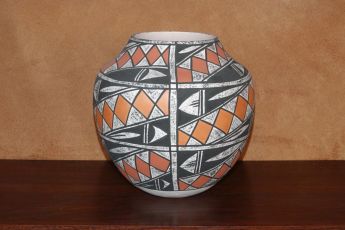 Signed Acoma Pottery, Acomapot1