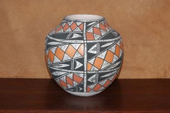 Signed Acoma Pottery, Acomapot1