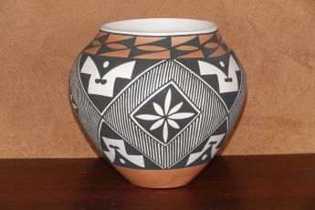 Signed Acoma Pottery, Acomapot20