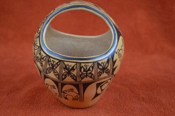 Hopi pot by the Frog lady