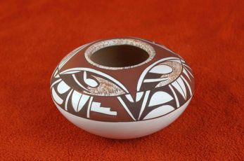 Hopi pot by the Frog Woman