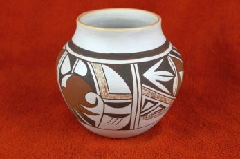 Hopi pot by the Frog lady