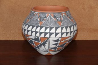 Signed Acoma Pottery, Acomapot5