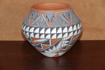 Signed Acoma Pottery, Acomapot5