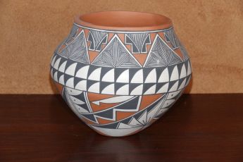 Signed Acoma Pottery, Acomapot5