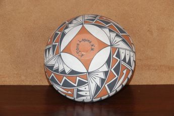 Signed Acoma Pottery, Acomapot5