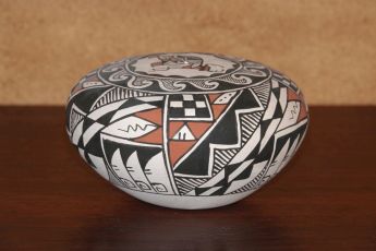 Signed Acoma Pottery, Acomapot9